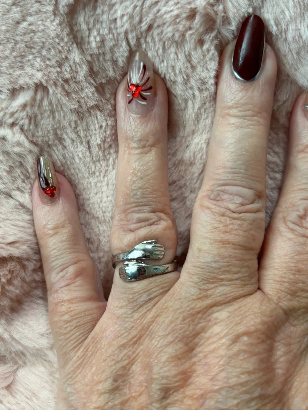 Stainless steel hand hug ring
